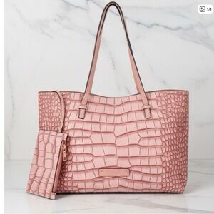 NWT De Vesi Tote Pink Croc-Texture with Pouch